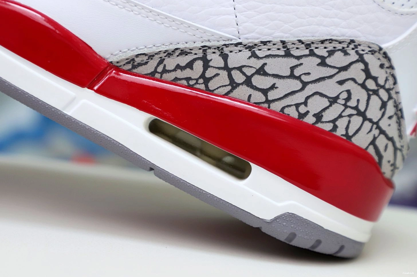 Jordan Red(CT8532-126）  3 Cardinal Retro Air 1230